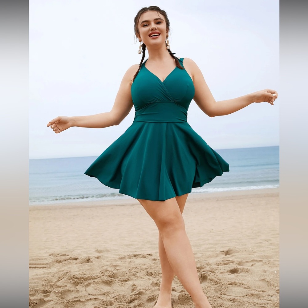 New Bloomchic Solid Ruffle Hem Empire Waist Halter Neck Swim Dress size 18-20